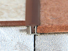 Профиль алюминиевый Е-Г15, с резиновой противоскользящей вставкой